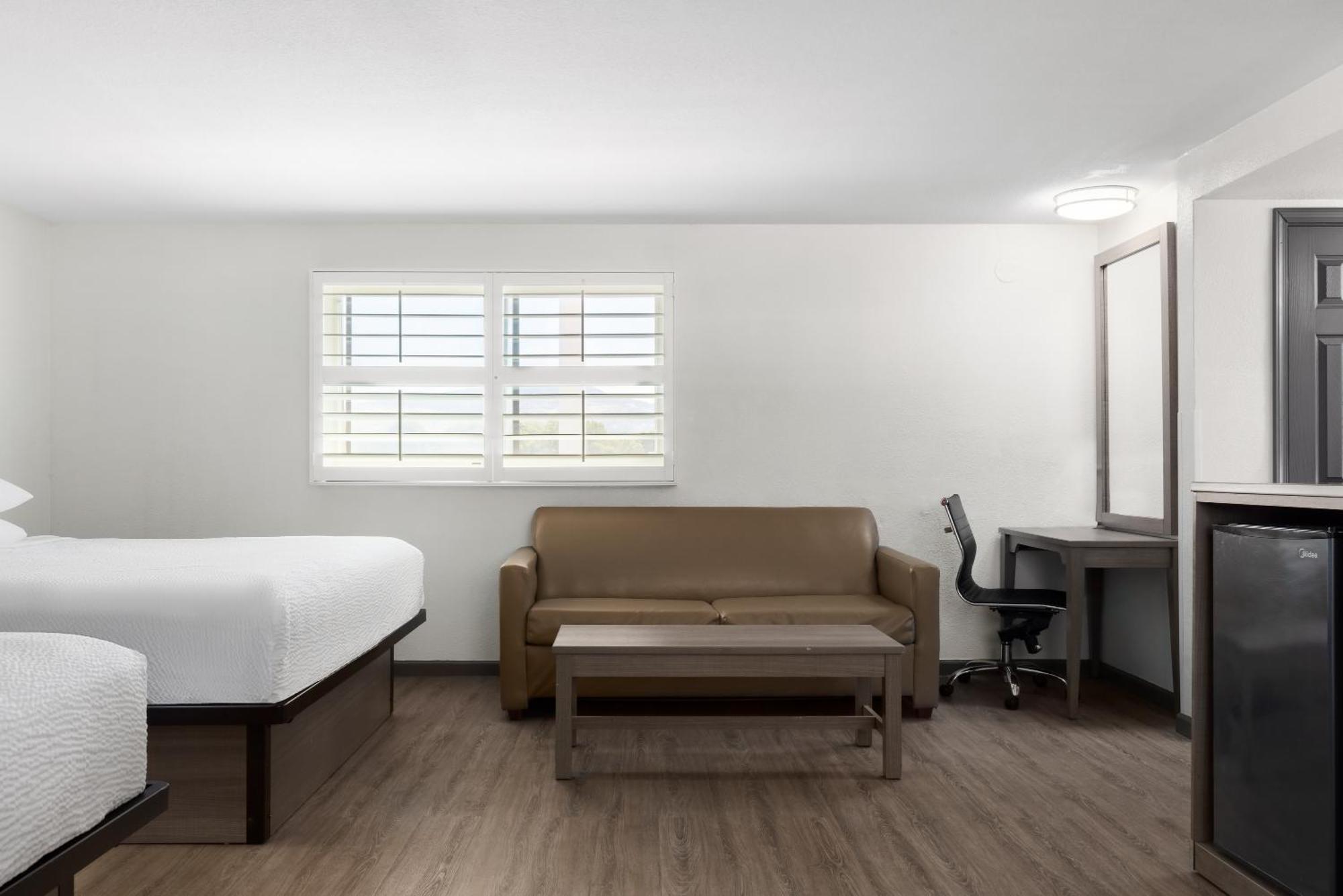 Motel Ramada By Wyndham Medford Airport North Exteriér fotografie